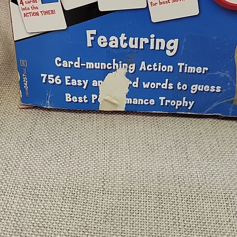 ‎Guesstures Hilarious High-Speed Charades GameFamily Complete 2008